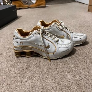 Nike Shox-Gold